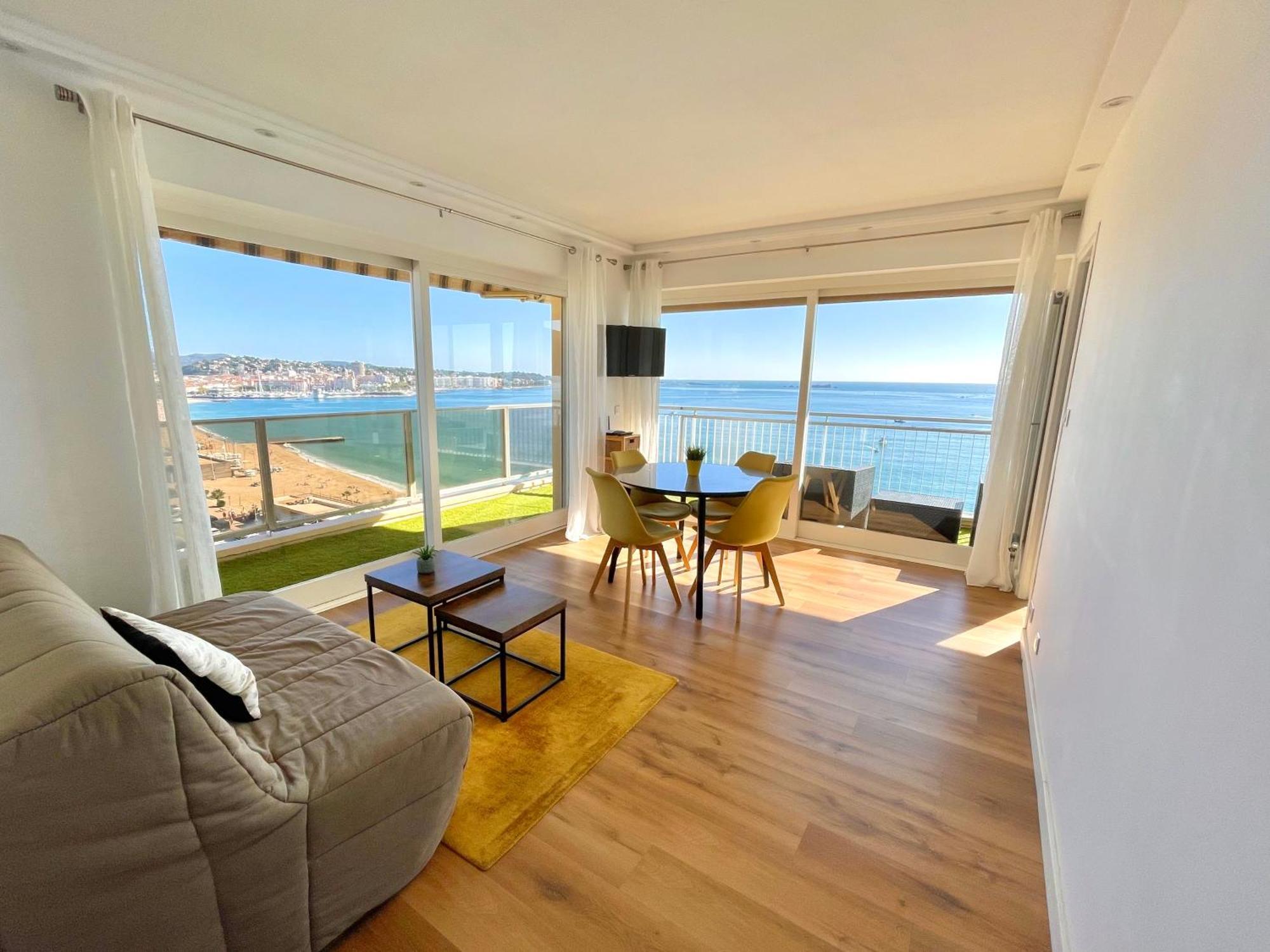 - T2 -vue Feerique Appartement Fréjus