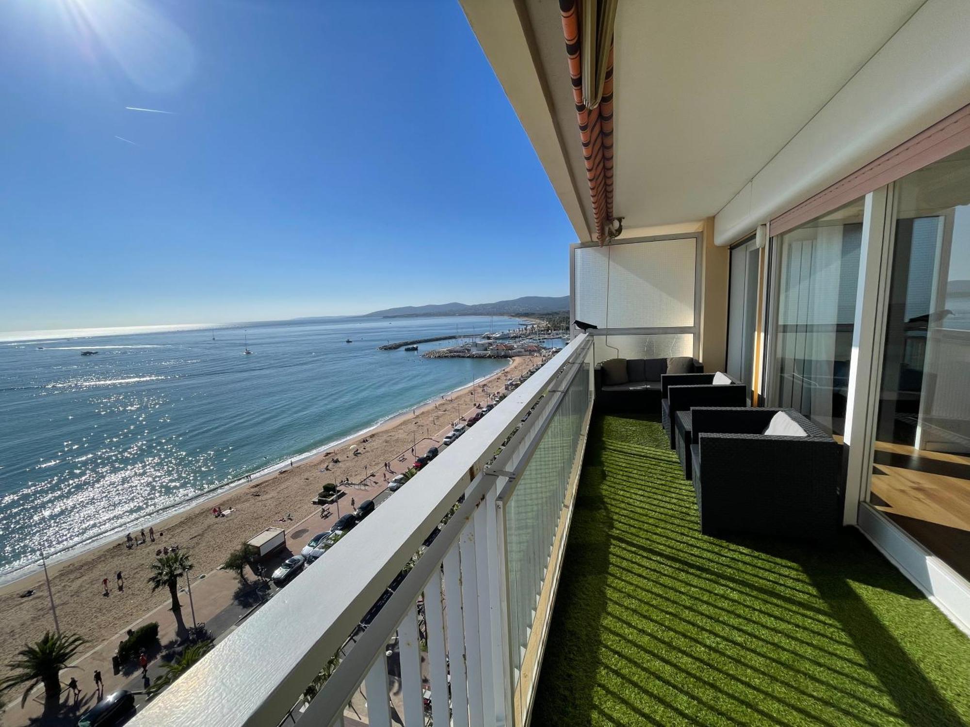 - T2 -vue Feerique * Frejus